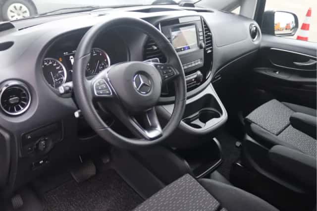 Mercedes-Benz Vito (2024) thumbnail 4