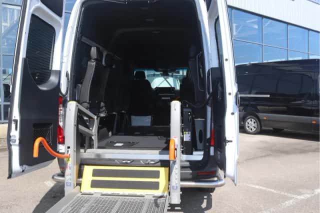 Mercedes-Benz Sprinter (2025) thumbnail 3