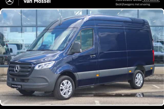Mercedes-Benz Sprinter (2024) thumbnail 1