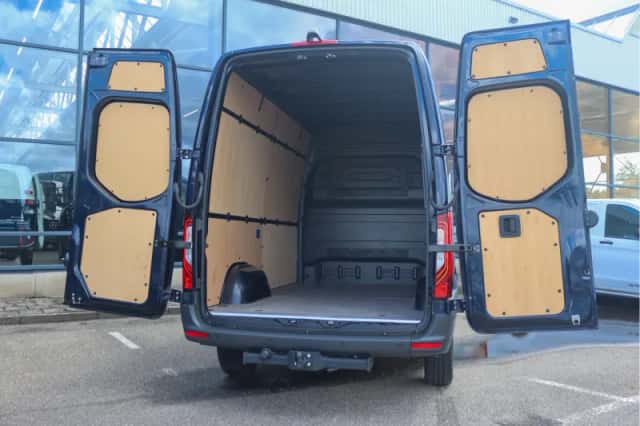 Mercedes-Benz Sprinter (2024) thumbnail 3