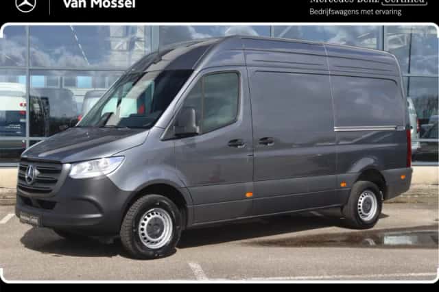 Mercedes-Benz Sprinter (2024) thumbnail 1