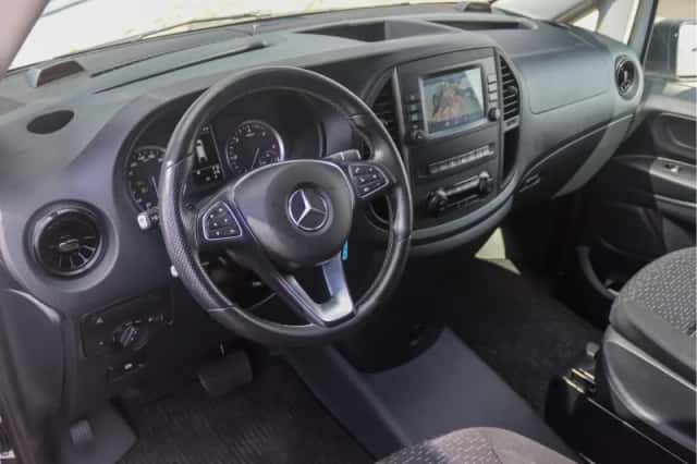 Mercedes-Benz Vito (2023) thumbnail 4