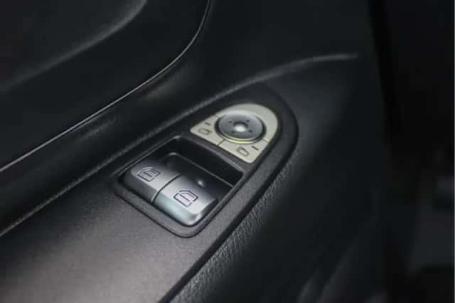 Mercedes-Benz Vito (2023) thumbnail 6