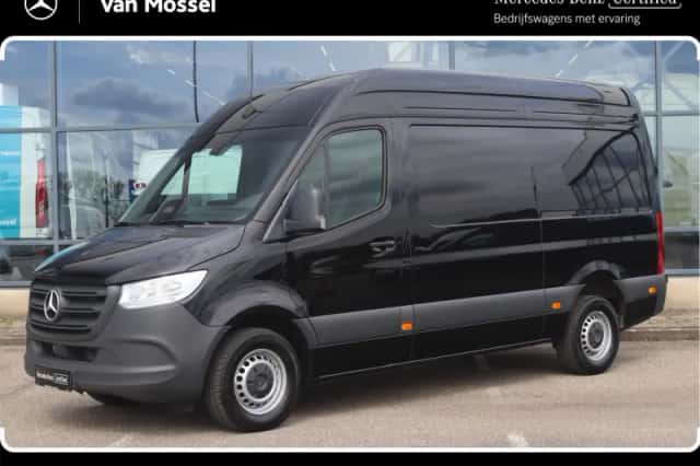 Mercedes-Benz Sprinter (2024) thumbnail 1