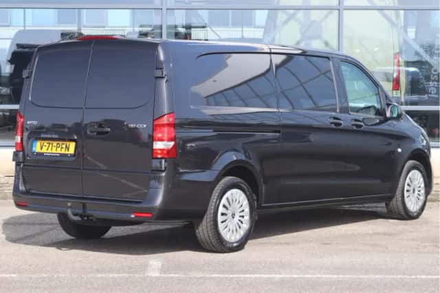 Mercedes-Benz Vito (2024) thumbnail 2
