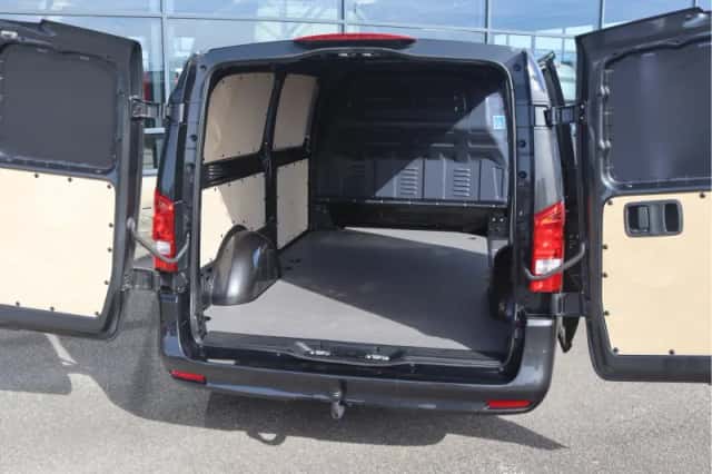 Mercedes-Benz Vito (2024) thumbnail 3