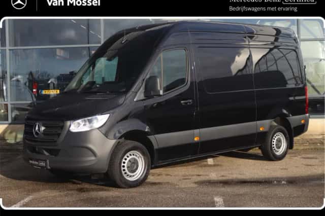 Mercedes-Benz Sprinter (2024) thumbnail 1