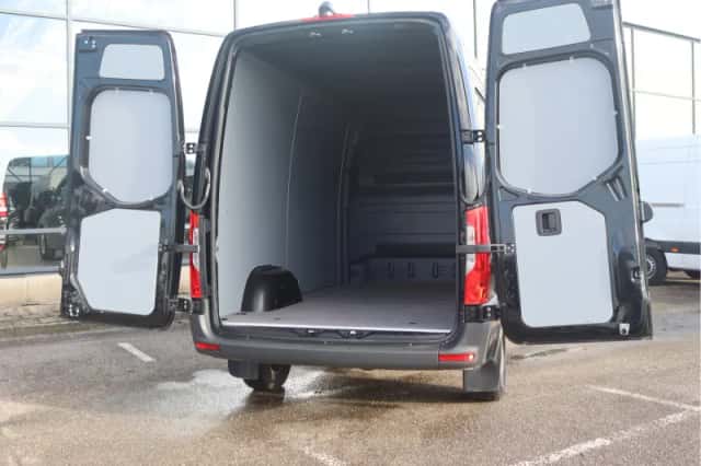 Mercedes-Benz Sprinter (2024) thumbnail 3