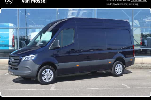 Mercedes-Benz Sprinter (2024) thumbnail 1