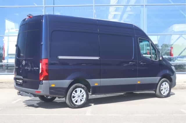 Mercedes-Benz Sprinter (2024) thumbnail 2