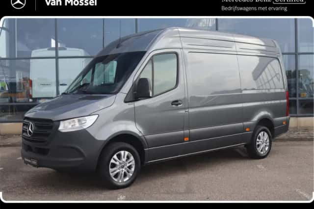 Mercedes-Benz Sprinter (2024) thumbnail 1