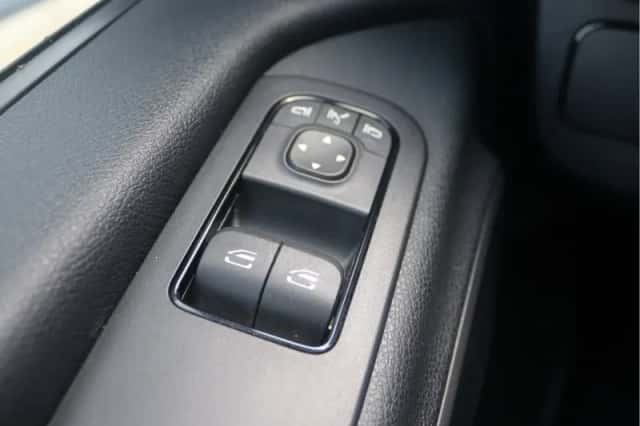 Mercedes-Benz Sprinter (2024) thumbnail 5