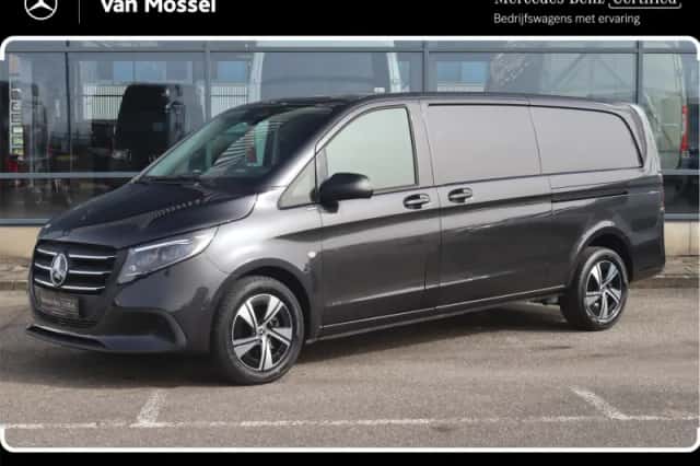 Mercedes-Benz Vito (2024) thumbnail 1