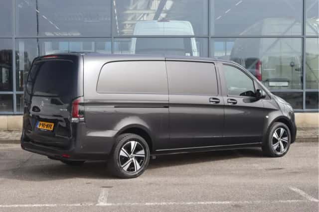 Mercedes-Benz Vito (2024) thumbnail 2