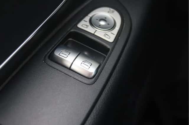 Mercedes-Benz Vito (2024) thumbnail 5