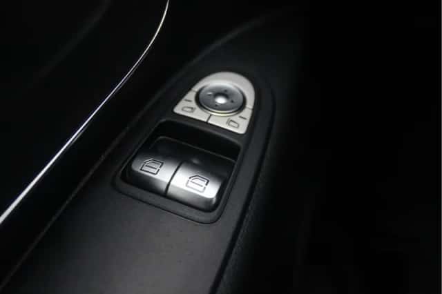 Mercedes-Benz Vito (2024) thumbnail 6