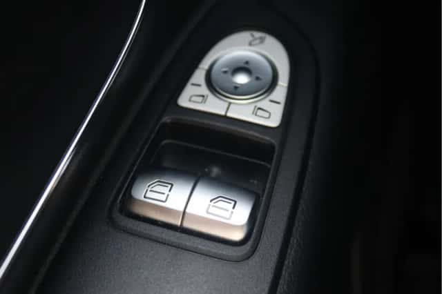 Mercedes-Benz Vito (2024) thumbnail 5