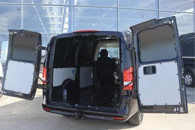 Mercedes-Benz Vito (2025) thumbnail 3