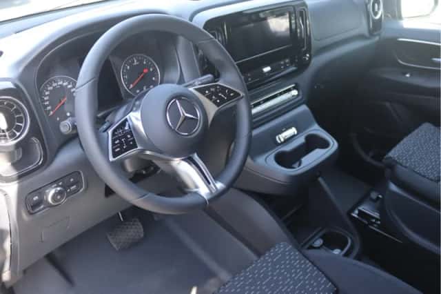 Mercedes-Benz Vito (2025) thumbnail 4