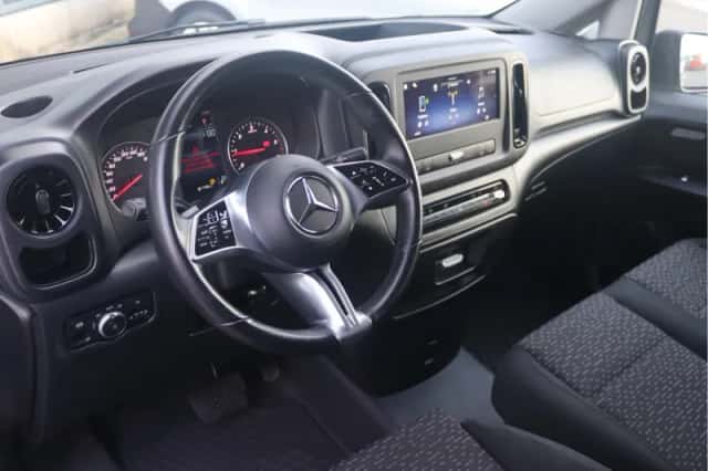 Mercedes-Benz Vito (2024) thumbnail 4