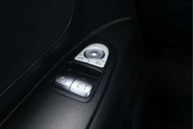 Mercedes-Benz Vito (2024) thumbnail 5