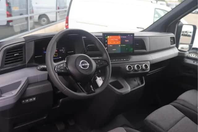 Nissan Interstar (2026) thumbnail 4