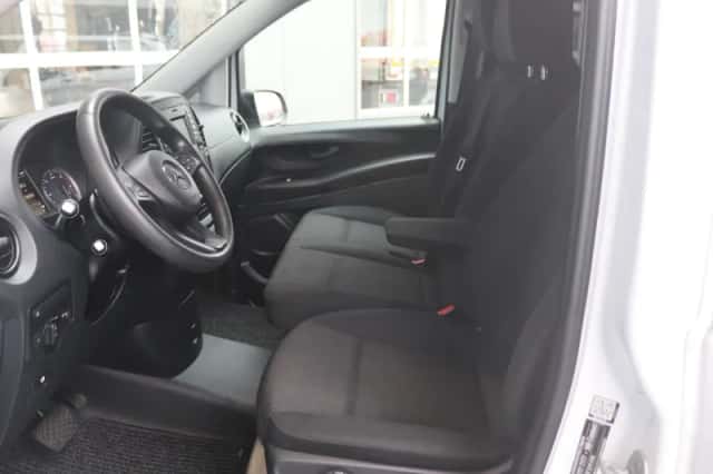 Mercedes-Benz Vito (2020) thumbnail 5