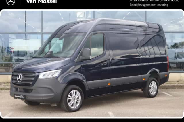 Mercedes-Benz Sprinter (2024) thumbnail 1
