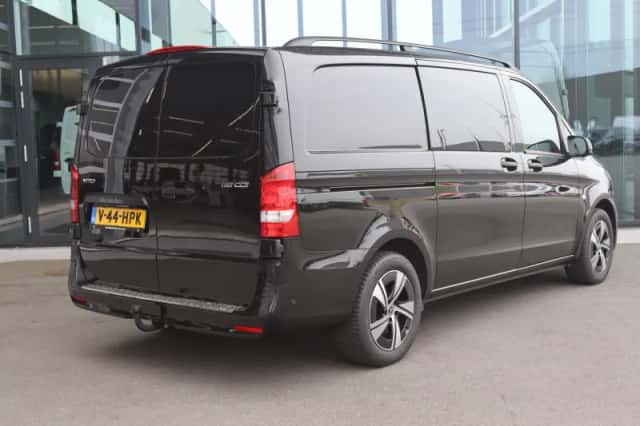 Mercedes-Benz Vito (2024) thumbnail 2