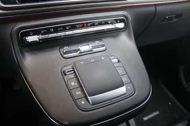 Mercedes-Benz EQV (2025) thumbnail 12