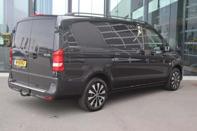 Mercedes-Benz Vito (2024) thumbnail 3