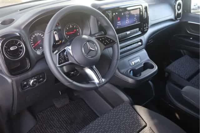 Mercedes-Benz Vito (2024) thumbnail 5