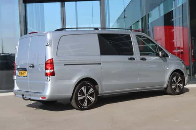 Mercedes-Benz Vito (2024) thumbnail 2