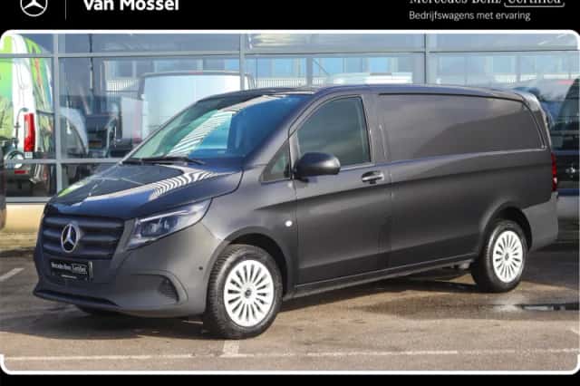 Mercedes-Benz Vito (2024) thumbnail 1