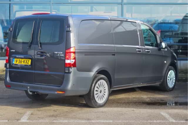Mercedes-Benz Vito (2024) thumbnail 2