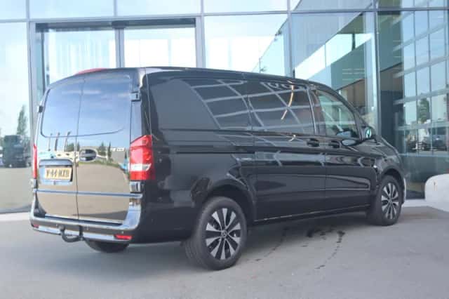 Mercedes-Benz Vito (2024) thumbnail 2