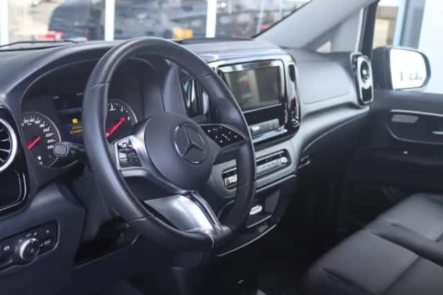 Mercedes-Benz Vito (2024) thumbnail 4