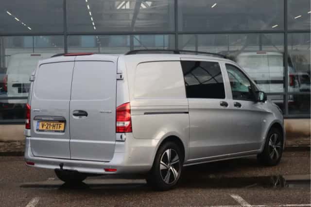 Mercedes-Benz Vito (2024) thumbnail 2