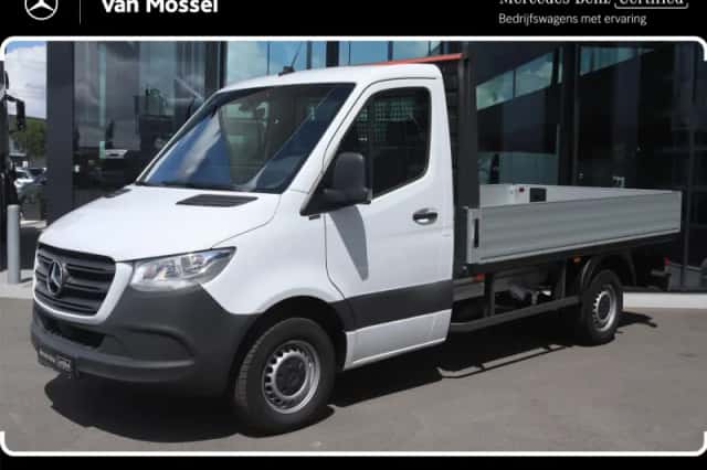 Mercedes-Benz Sprinter (2024) thumbnail 1