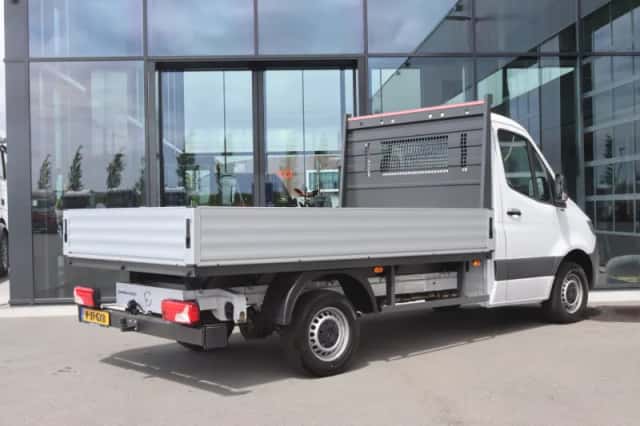 Mercedes-Benz Sprinter (2024) thumbnail 2
