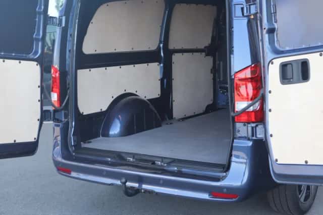 Mercedes-Benz Vito (2024) thumbnail 3
