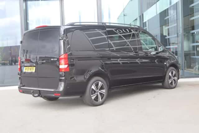 Mercedes-Benz Vito (2024) thumbnail 2