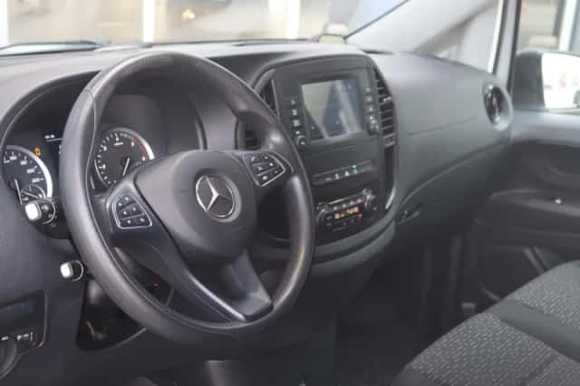 Mercedes-Benz Vito (2021) thumbnail 4