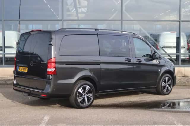 Mercedes-Benz Vito (2024) thumbnail 2