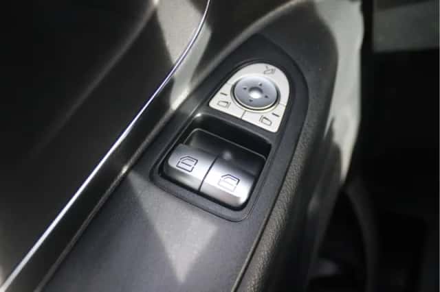 Mercedes-Benz Vito (2024) thumbnail 6