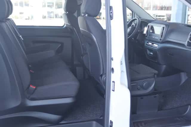 Mercedes-Benz Vito (2024) thumbnail 6