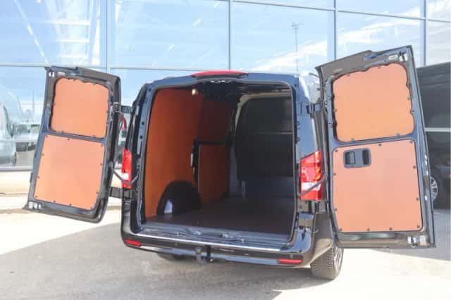 Mercedes-Benz Vito (2024) thumbnail 3