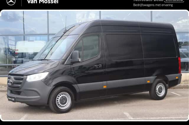 Mercedes-Benz Sprinter (2024) thumbnail 1