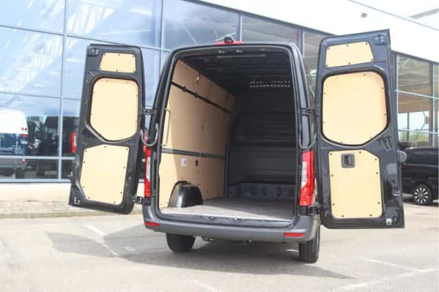 Mercedes-Benz Sprinter (2024) thumbnail 3