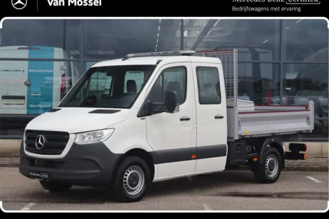 Mercedes-Benz Sprinter (2024) thumbnail 1